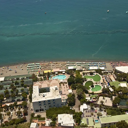 Parco Smeraldo Terme Hotell 4*