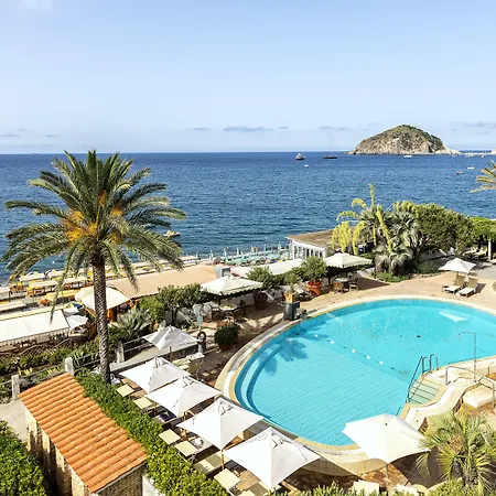 斯莫拉尔多温泉公园酒店 酒店