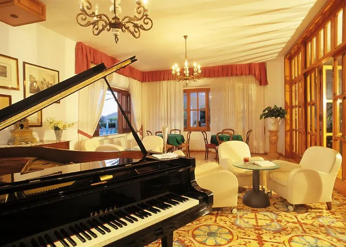 斯莫拉尔多温泉公园酒店